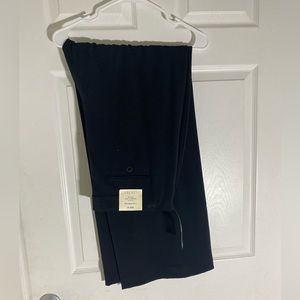 Ellen Tracy curve fit slacks